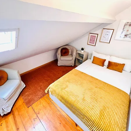 Bairro Alto, Location In Centre