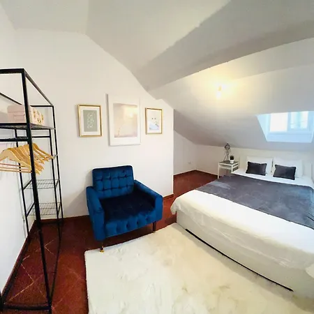 Bairro Alto, Location In Centre *