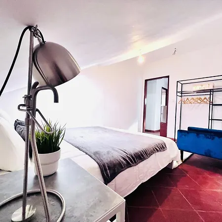 Bairro Alto, Location In Centre Hostel