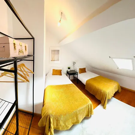 Vandrarhem Bairro Alto, Location In Centre *