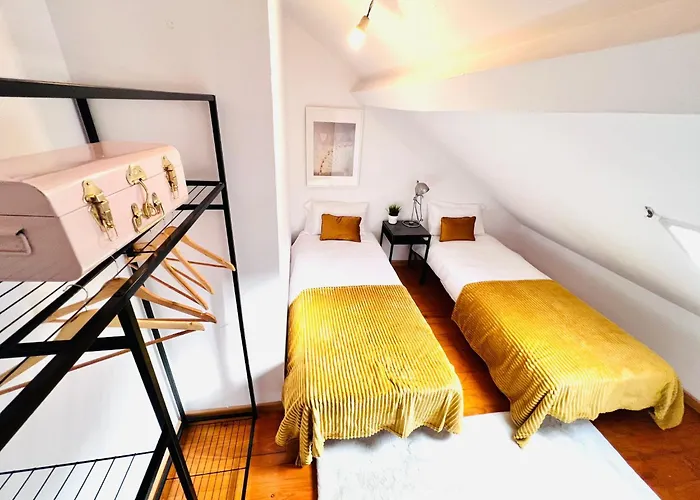 Bairro Alto, Location In Centre Лісабон