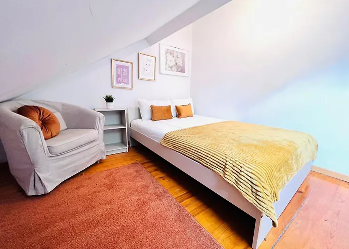 Bairro Alto, Location In Centre