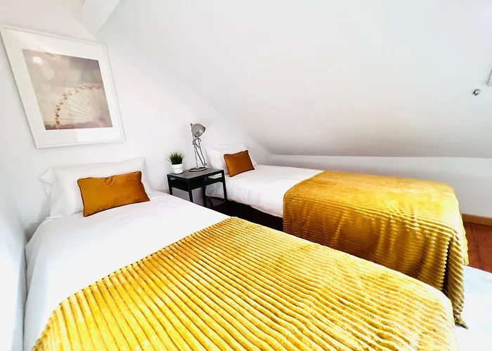 Bairro Alto, Location In Centre Хостел *