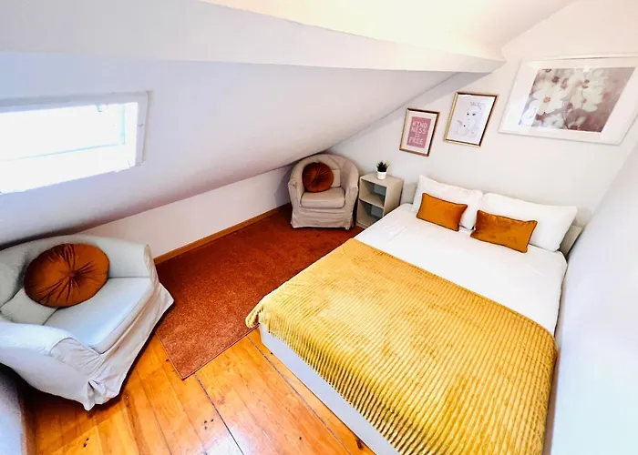 Bairro Alto, Location In Centre