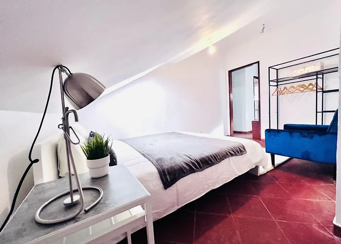 Хостел Bairro Alto, Location In Centre Лісабон