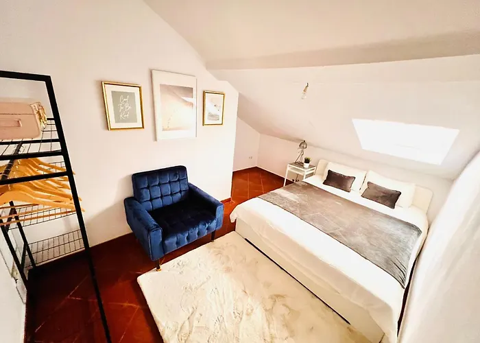 Bairro Alto, Location In Centre Лісабон