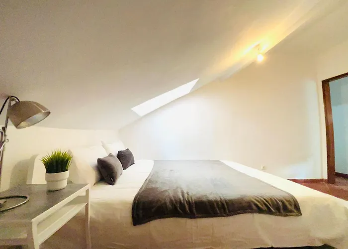 Bairro Alto, Location In Centre