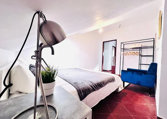 Bairro Alto, Location In Centre Хостел